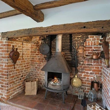 Local Walks Pub Gardens Pet Friendly Landscaped Gardens And Free Private Parking Villa Doddington  Exterior foto