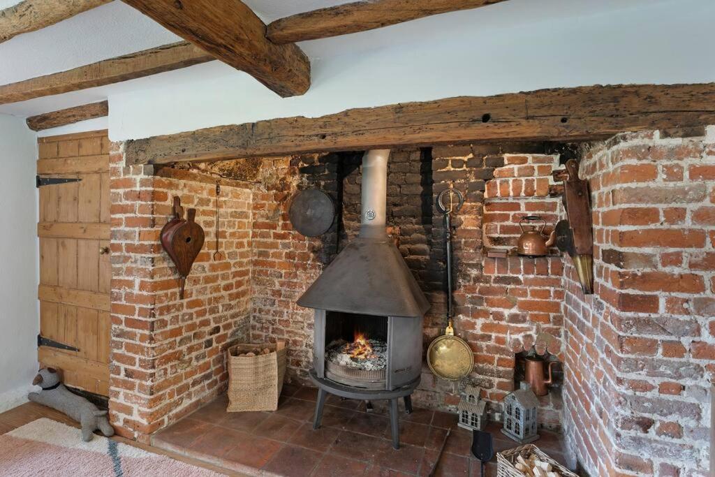Local Walks Pub Gardens Pet Friendly Landscaped Gardens And Free Private Parking Villa Doddington  Exterior foto
