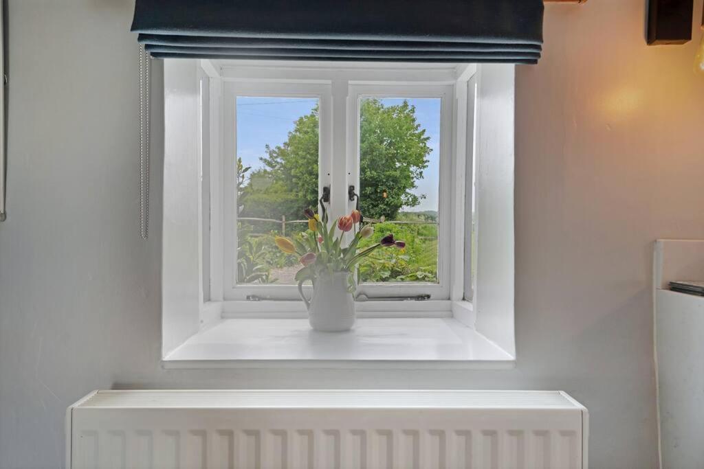 Local Walks Pub Gardens Pet Friendly Landscaped Gardens And Free Private Parking Villa Doddington  Exterior foto