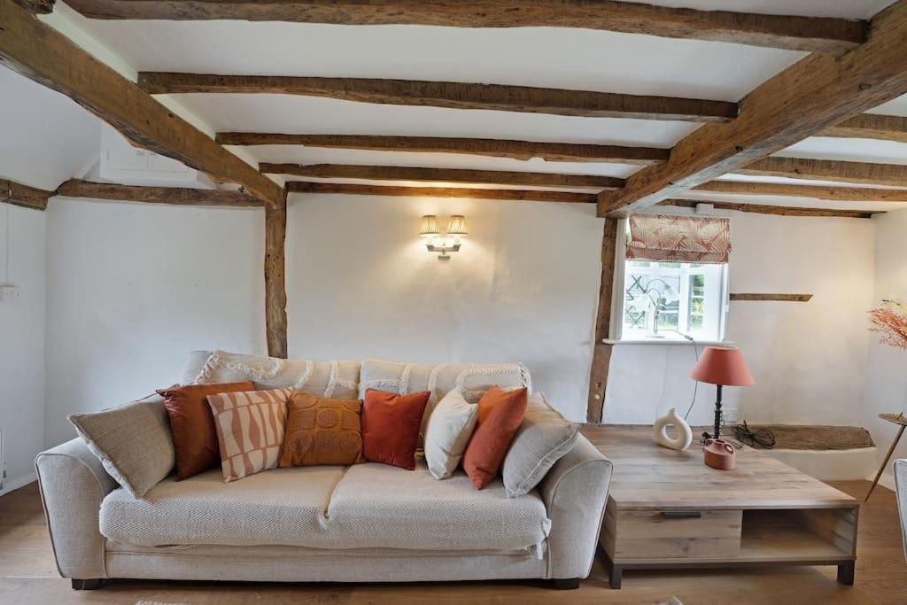 Local Walks Pub Gardens Pet Friendly Landscaped Gardens And Free Private Parking Villa Doddington  Exterior foto